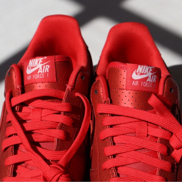 NWOT Nike Red Sneakers Classic Low-Top Design - Picture 3 of 8